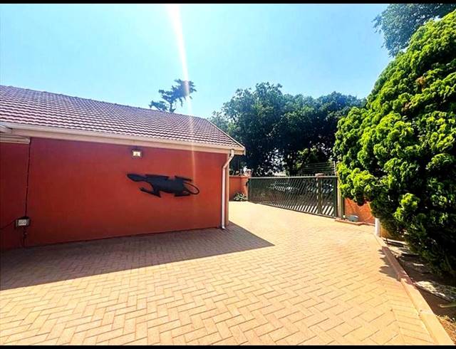 4 BEDROOM HOUSE FOR SALE IN BEYERS PARK